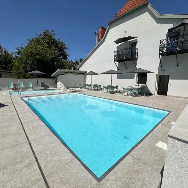 Pater Apartments and Rooms, hotel in Siófok