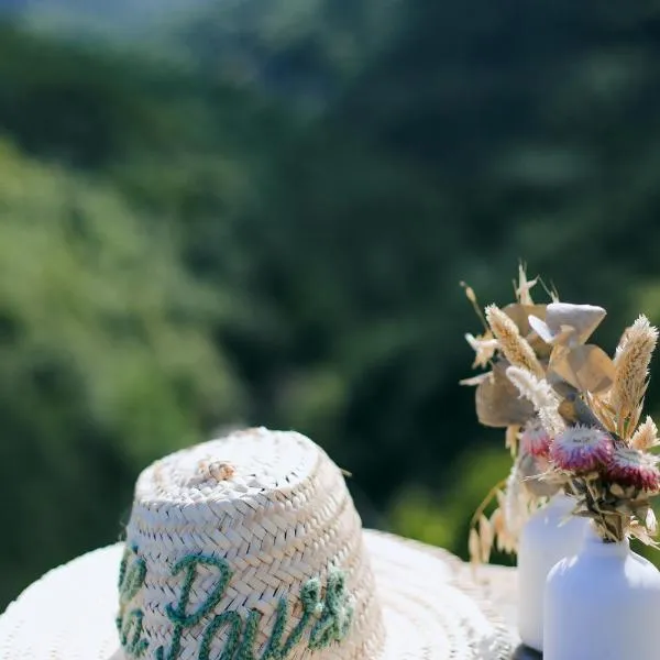 LA PAUSE - 3 villas avec Jacuzzi privatif à chisà, hotel in Chisa