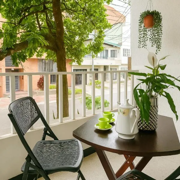 loft cerca a laureles, WIFI, cerca metro y GUARDA EQUIPAJE GRATIS!!، فندق في ميديلين