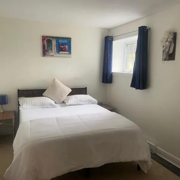Central Halifax one Bedroom apartment in Clayton Park, hotel in Halifax