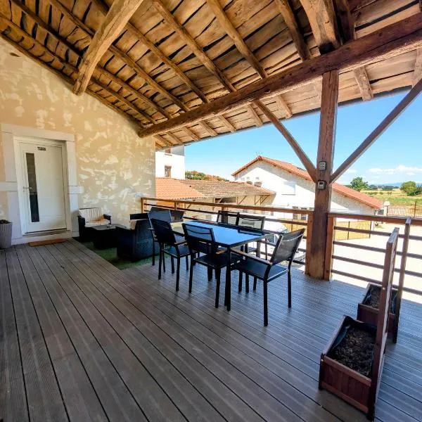Nid paisible avec un coin terrasse, hotel v destinaci Faramans
