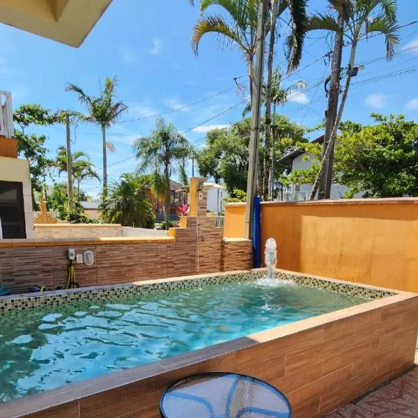 ATAMI STAY Casa em Condomínio com Piscina Aquecida bem Pertinho do Mar, hotel v destinaci Pontal do Paraná