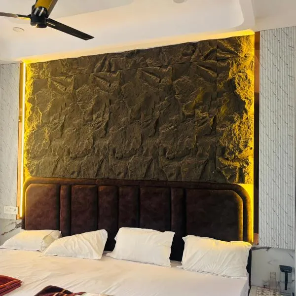 Hotel Radha Madhavam Luxurious Boutique Stay, Hotel in Mathura