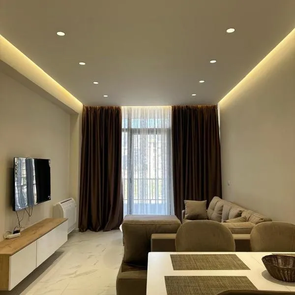 Adan Luxury Aparthotel, hotel in Orikum