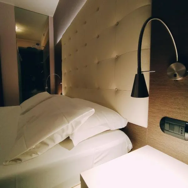 Hotel Motel Europa, khách sạn ở Ossona