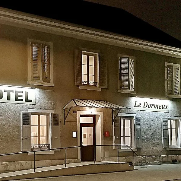 Hôtel Le Dormeux, hotel v destinaci Mehun-sur-Yèvre