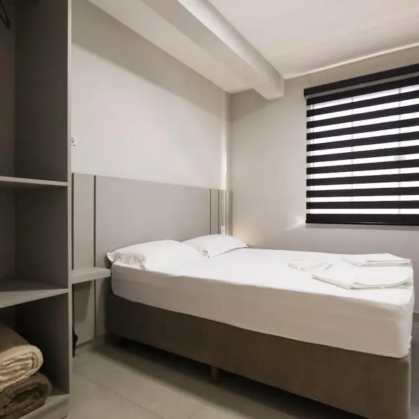 Lou Suítes - Suíte 12 - Compacto e Completo, hotel in Guarapuava