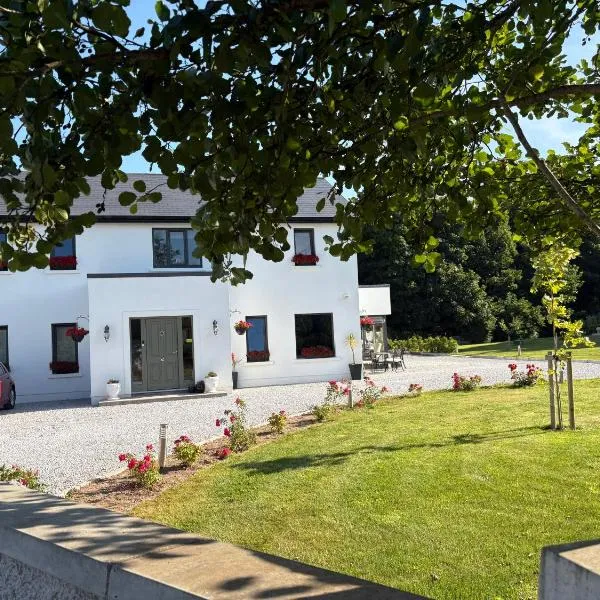 Ashlee Lodge, Shanagarry P25K6R6 Near Ballymaloe House & Garryvoe Hotel, מלון בShanagarry