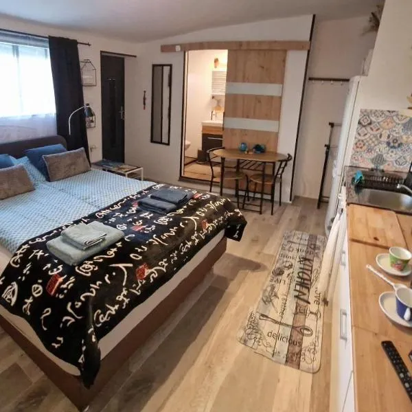 Akranes 4you - Linda's House, hotel in Akranes