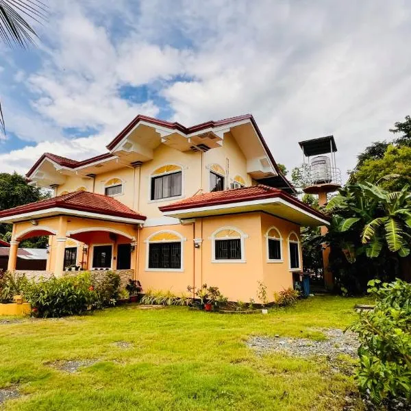 Chateau La Princesa with cozy garden & bar, hotel in Puerto Princesa City