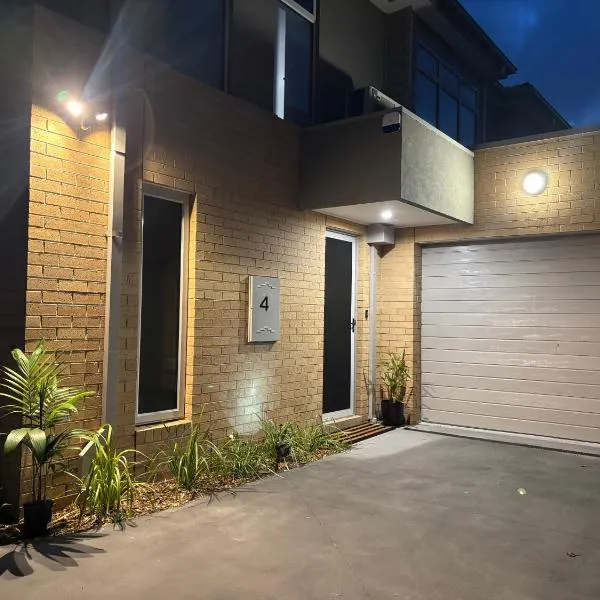 JettyWalk, Stunning 3br townhouse, walk to beach, hotel a Rosebud