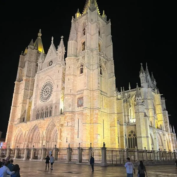 MAGIC II a 30 segundos de la Plaza Mayor y 1 minuto de la Catedral、レオンのホテル
