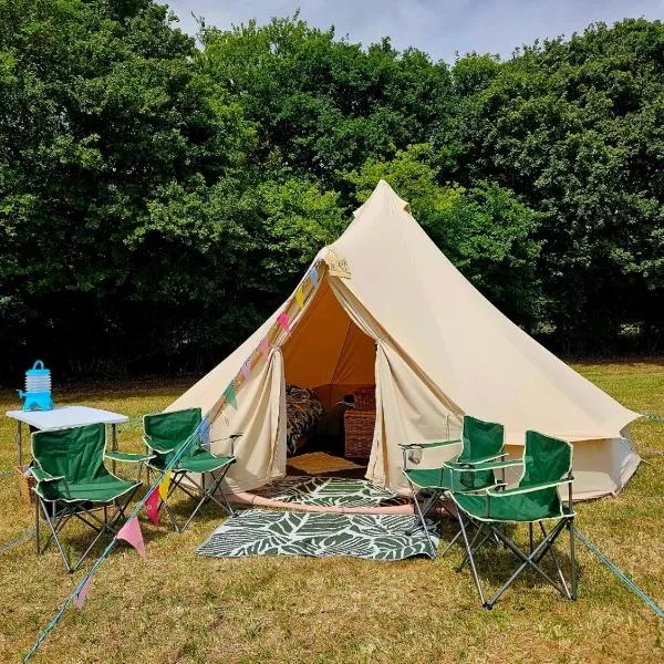 Readers Field Glamping, hotel in Great Sampford