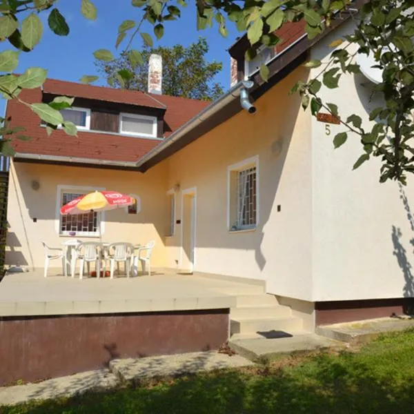 Haus Pelso, hotel in Gyenesdiás