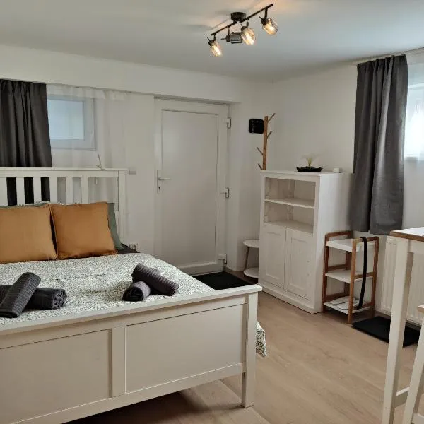Saujana Studio - Lower Ground Retreat, hotell sihtkohas Mosonmagyaróvár
