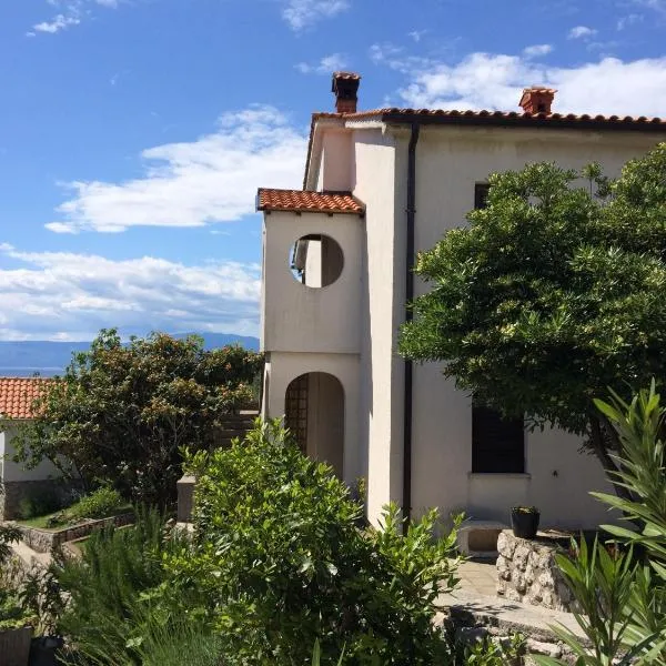 Apartments Nina, hotelli kohteessa Omišalj