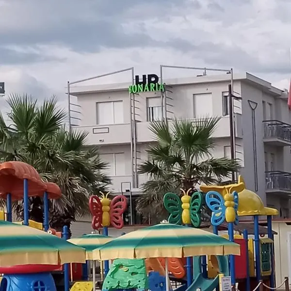 hotel Bonaria sul mare con parcheggio, hotel v Rimini
