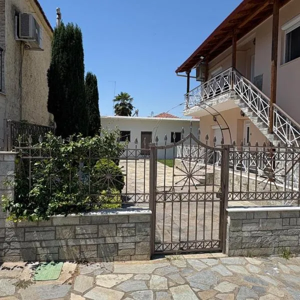 Krithia Apartment with Garden, hotel in Krithiá