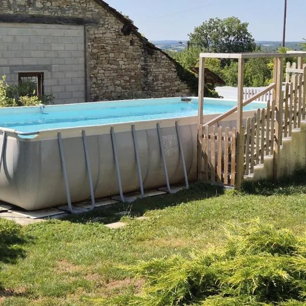 Gîte des 3 Hiboux, hotel v destinaci Mondon