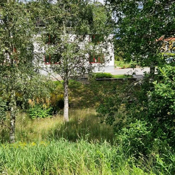 Nyrenoverad lägenhet centralt, nära till kust och natur, hotell sihtkohas Munkedal