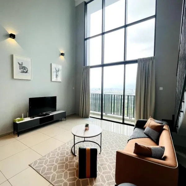 Tranquil Homes at i-City - WiFi TV Box & 1 Carpark、シャー・アラムのホテル