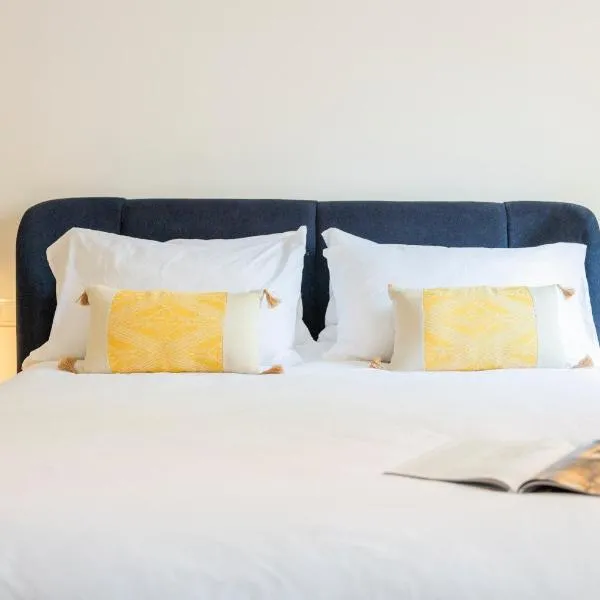 Luxury new apartment 10 min walk to the beach, Late Checkout, hotel a València