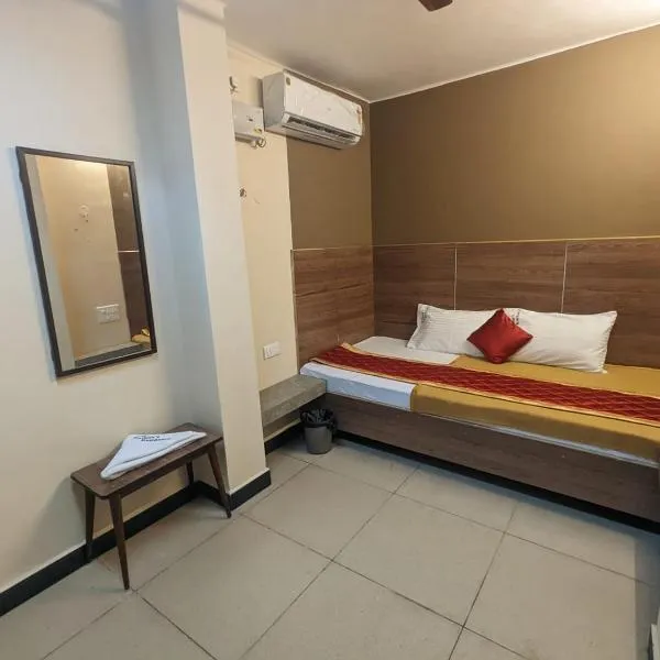 Nathan's Residency, hotelli kohteessa Tiruchirappalli