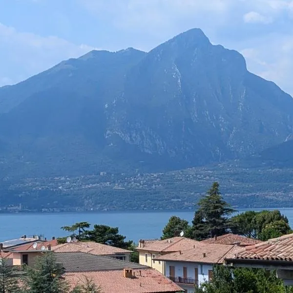Apartment with great views on Lake Garda, hotel in Torri del Benaco