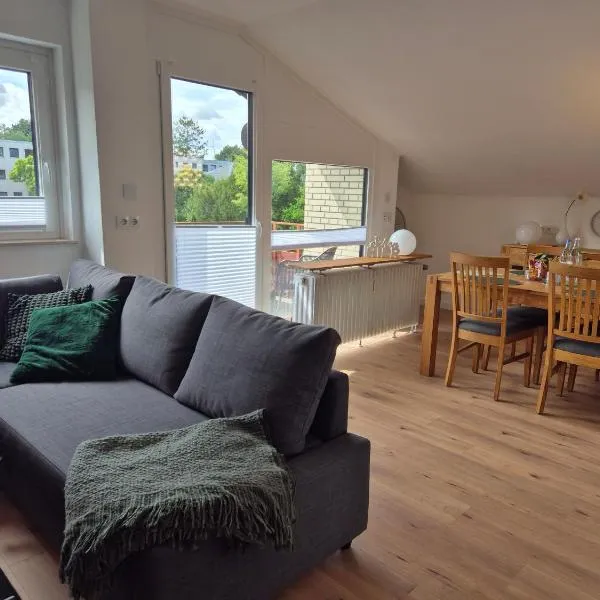 Ruhige 1-Zimmer Einliegerwohnung mit Küche und Bad in Großburgwedel, hotel in Burgwedel