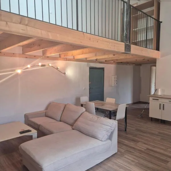 Appartement au cœur du village, hotel di Sillans-la Cascade