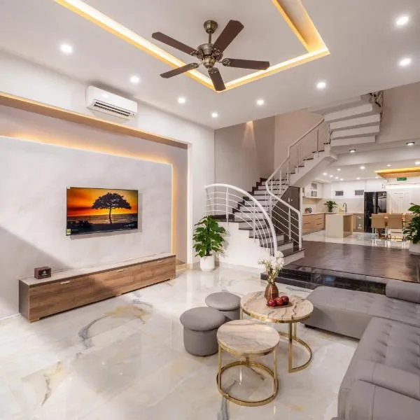 Aurora Villa - Near My Khe Beach & City Center by The Key, hotel en Da Nang