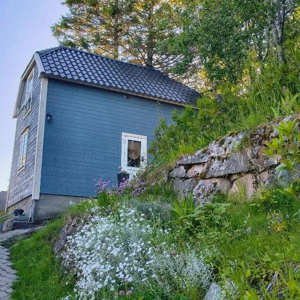 The Perfect Stop - Pinewood Loft, hotel v destinaci Lødingen