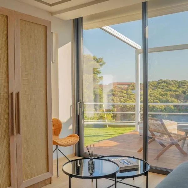 Athens Riviera Suite, hotel en Athens
