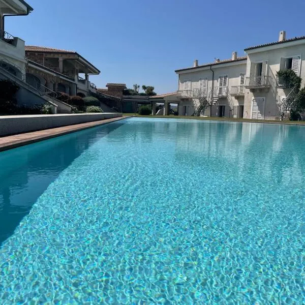 Sardinia Lighthouse Apartment、パラーウのホテル