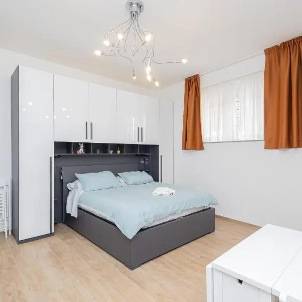 Pavia Centro Storico - Lovely Suite Scaldasole, hotel in Pavia