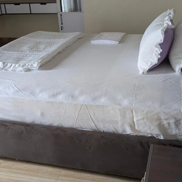 Kigali White home, готель у місті Кігалі