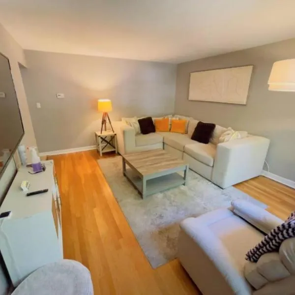 Apartment Home close to NWU & Hospitals, hotel in Evanston