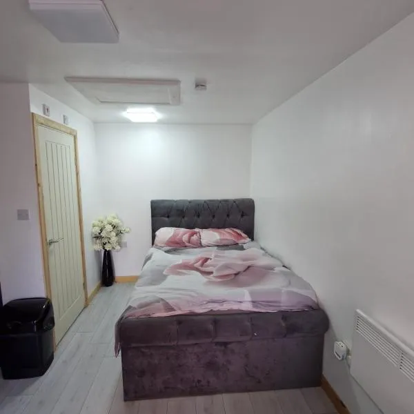 Guest house in Rochdale Manchester, hotel in Heywood