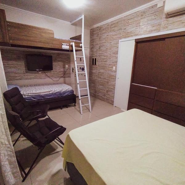 Kitnet pertinho da praia, com ar condicionado, tv a cabo e wi-fi, 1 vaga de garagem - Foto 5