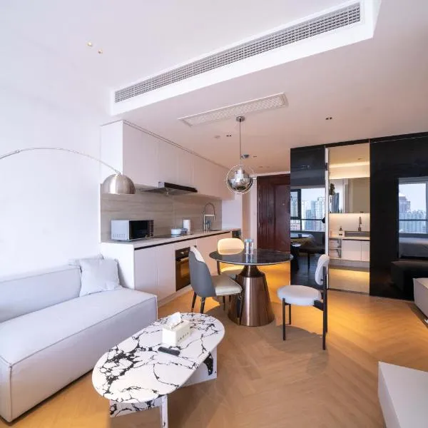 ZHome-Count luxury apartment, hotel em Xangai