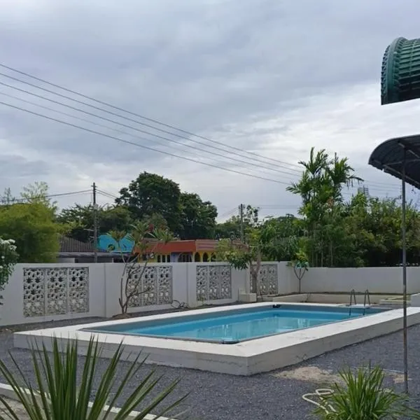 HOMESTAY ALORSETAR TOWNCENTRE by ASTARILA GUESTHOUSE-StadiumDarulaman - iSLAM SAHAJA - Private Pool, BBQ Zone & Kolam Pancing Puyu - 8-13pax, hotel in Alor Setar