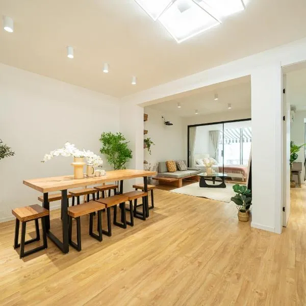 Tonight Homestay Jing'an Temple Shanghai Shenle Building, hotel in Shanghai