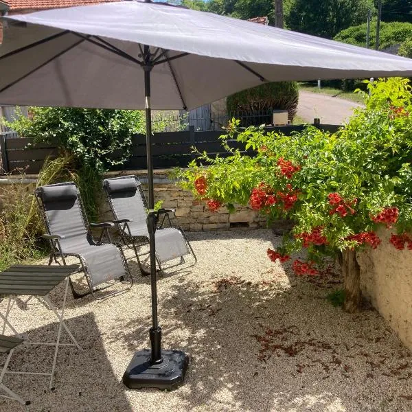 Gîte Des Bons Voisins, hotel em Marigny-le-Cahouet