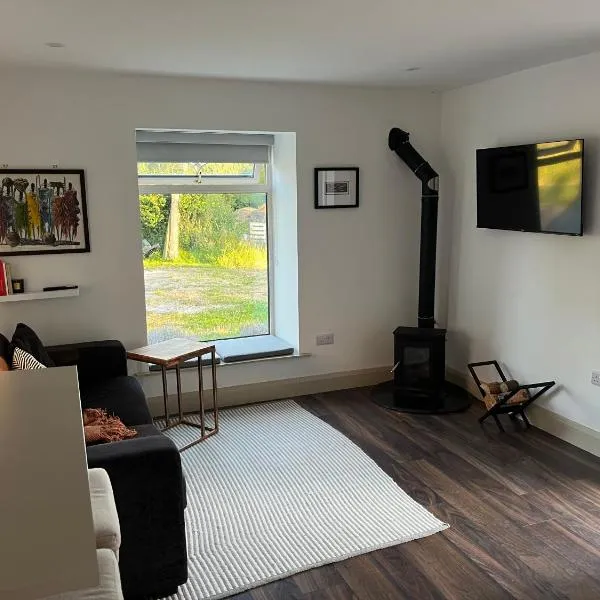 Hawthorn, our small cottage in the countryside, hotel in Athlone