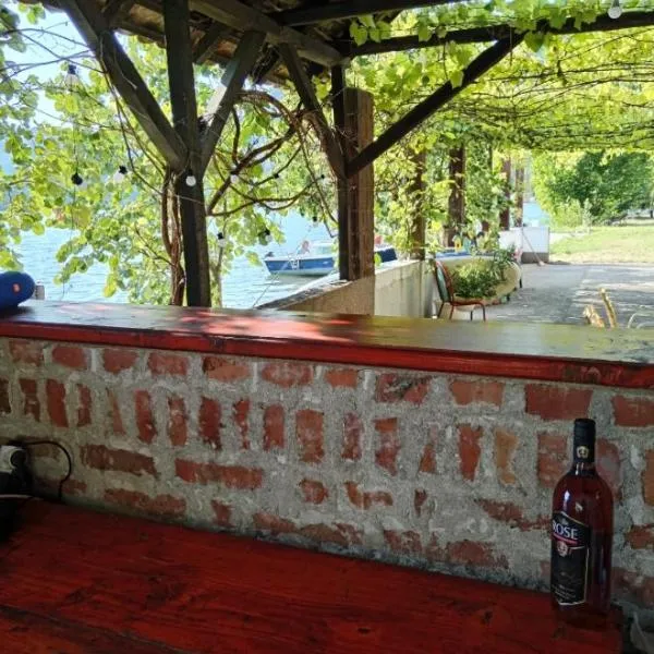 Jezero, hotell i Potokovići