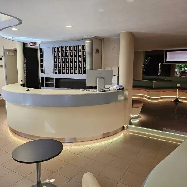 Hotel Corona, hotel v destinaci Termoli