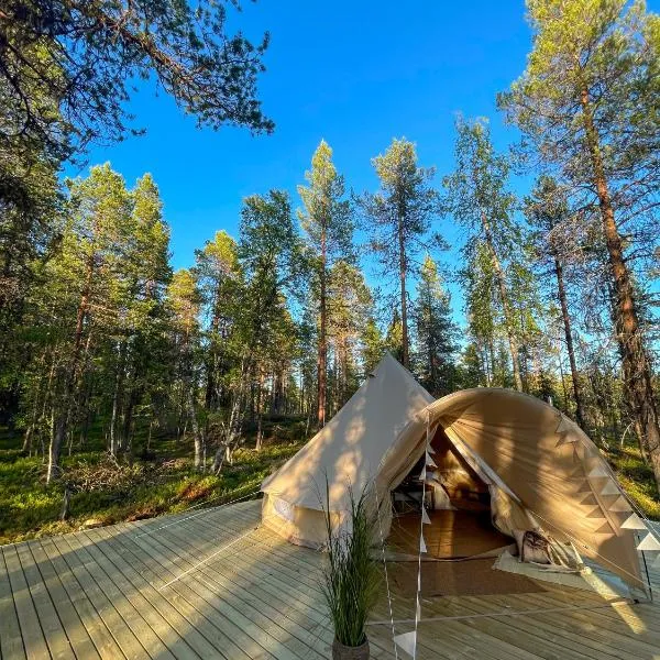 LaplandLiv Glampingtent with private sauna at the lake!, hotel v destinaci Björkliden