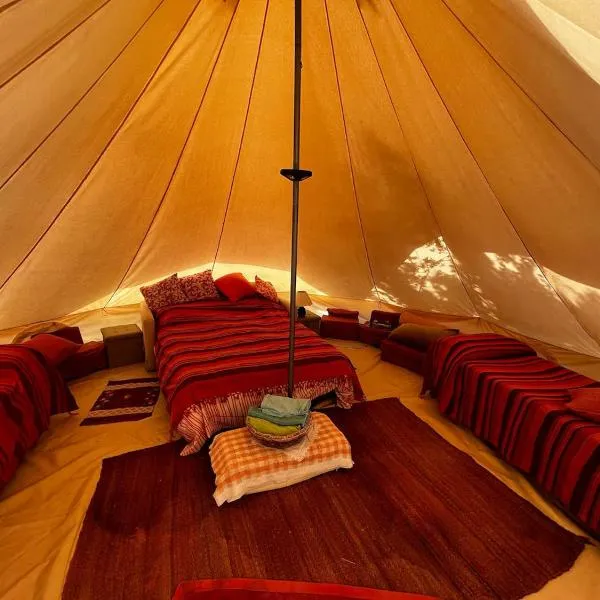 In Our Garden Sardinia - Orange Trees Glamping Tent, hotell i Capitana