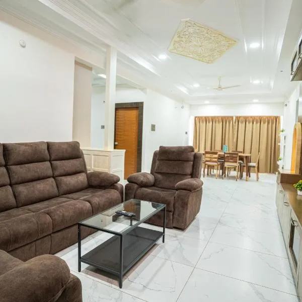 3 Bee's Service Apartments, Gachibowli, hotel v destinaci Madhapur