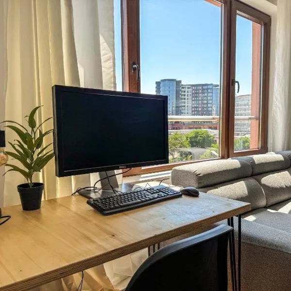 City Stay 1BR Near Mall Plovdiv with Workspace by Flat Manаger, hotel di Plovdiv